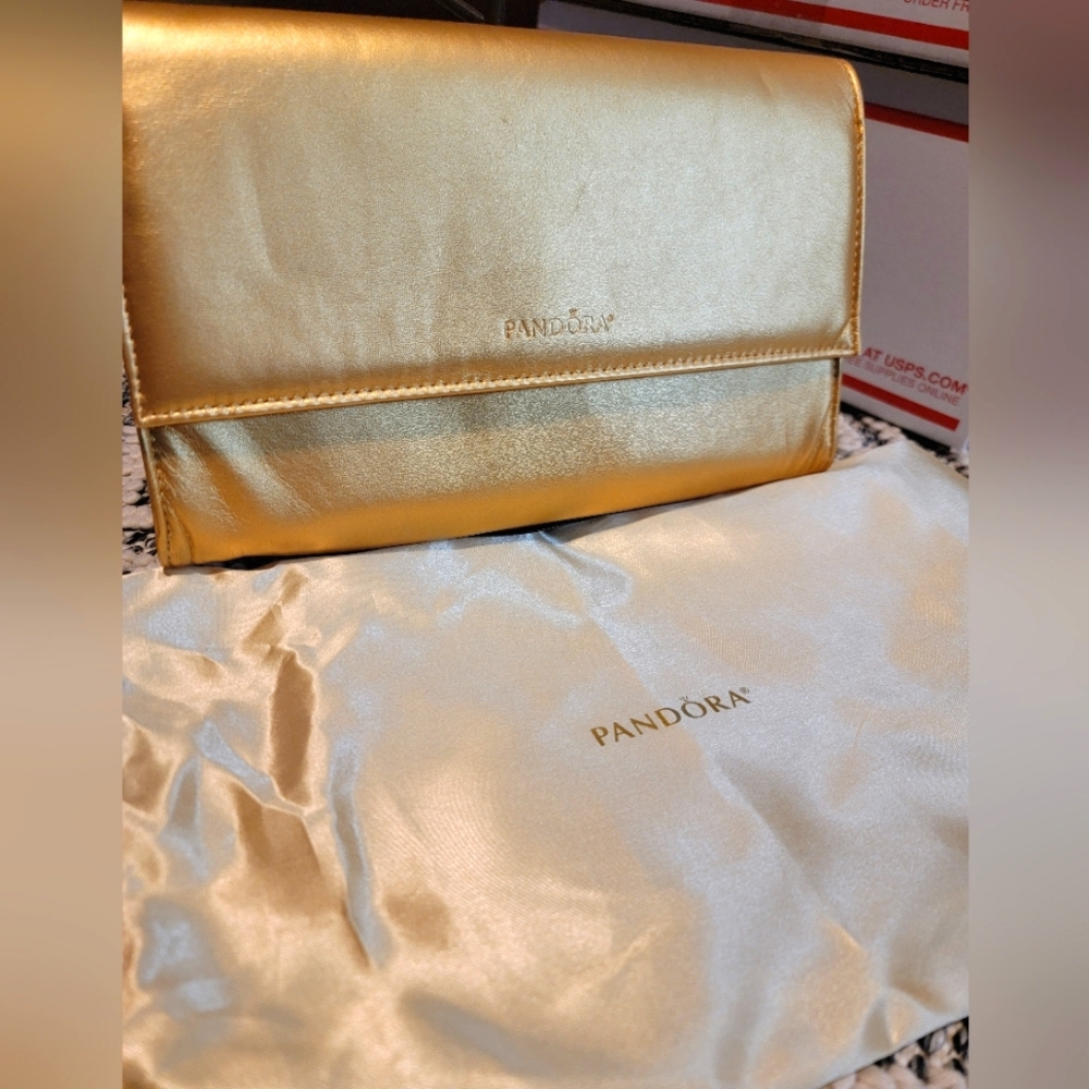 Pandora Gold Rare Retired Shine Clutch with Dustbag - Picture 2 of 8